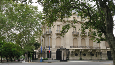 Die französische Botschaft im Stadtteil La Recoleta