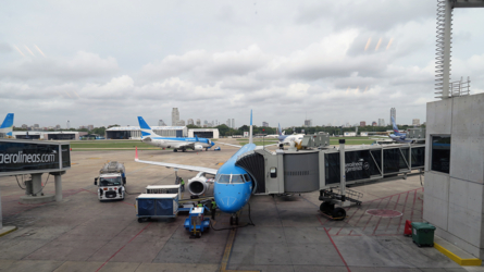 Aeropuerto Jorge Newberry - unsere Maschine steht bereit...