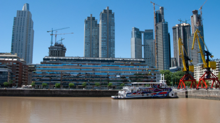 Puerto Madero, das neue moderne Hafenquartier in Buenos Aires.